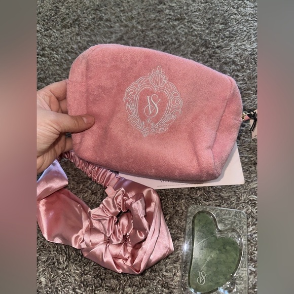 Victoria's Secret Self-Care Kit with Terry Logo Bag Jade Guasha Headband NWT 🤩 - Picture 7 of 12